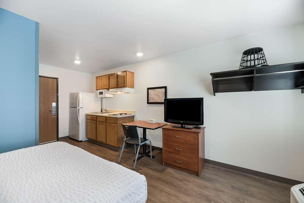 Extended Stay America Select Suites - Orlando - East Room photo