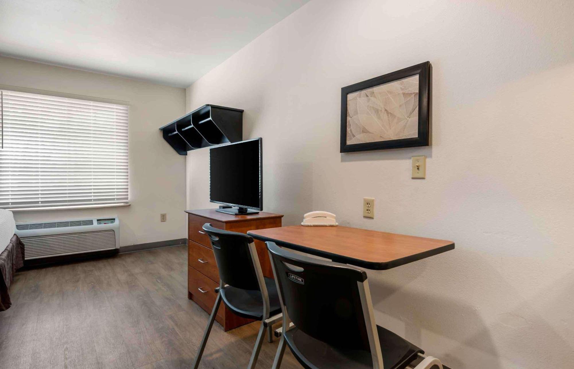 Extended Stay America Select Suites - Orlando - East Exterior photo